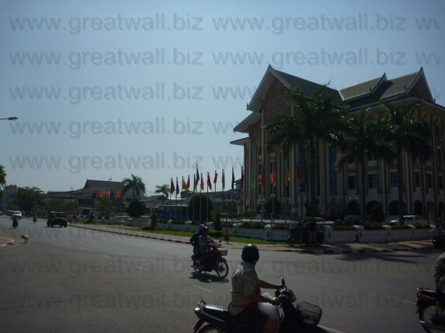 Lao National Museum - หอพิพิธภัณฑ์แห่งชาติ