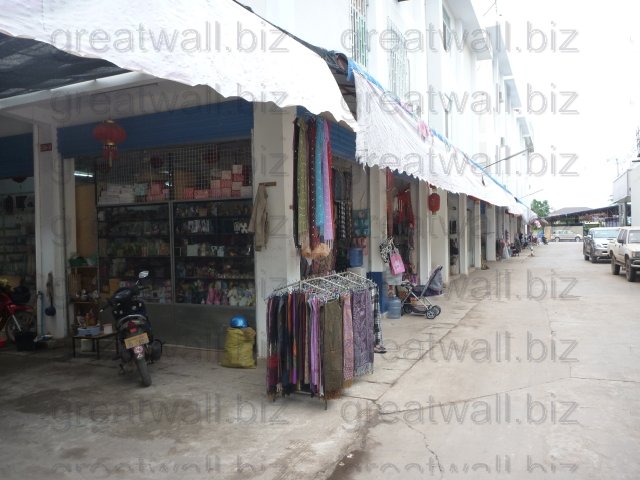 ร้านค้าด้านนอก